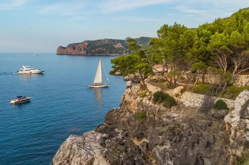 Carretera panorámica de Mallorca junto al mar